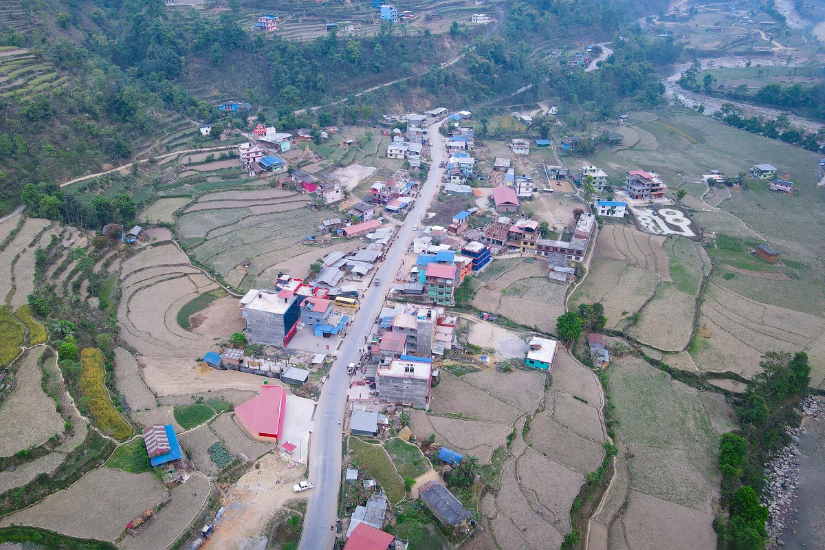 लोकमार्गले बनेकाे खौलारा बजार